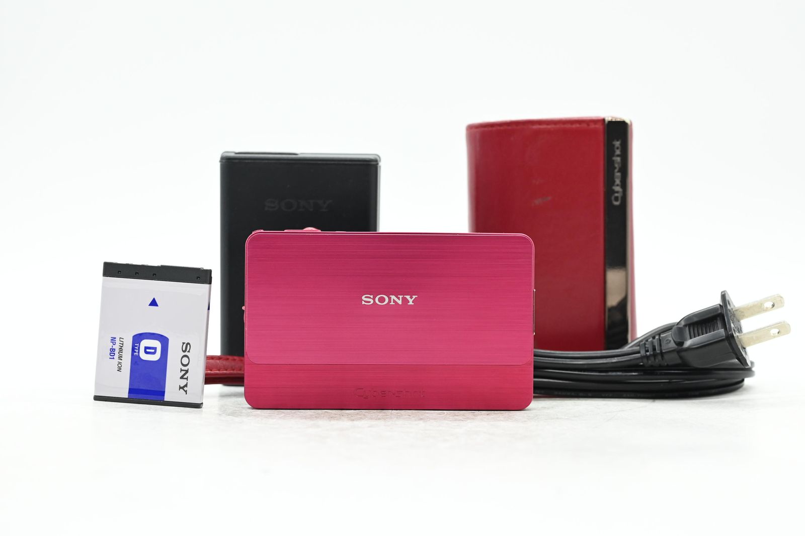 Sony Cyber-shot DSC-T700 10.1MP Digital Camera w/4x Zoom Red