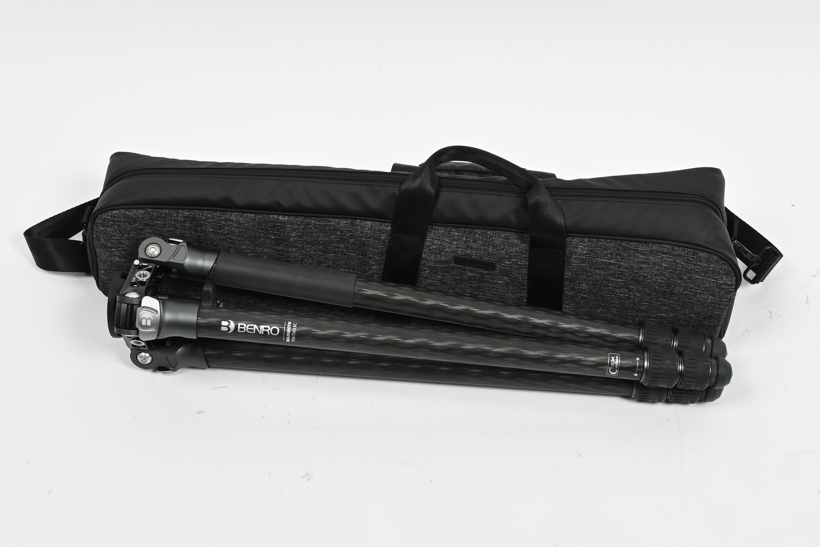 Benro TMTH33C Mammoth 3-Section Carbon Fiber Tripod