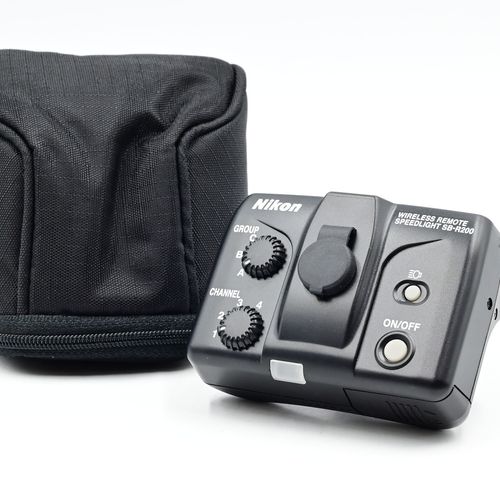 thumbnail-0 for Nikon SB-R200 i-TTL Wireless Remote Speedlight Flash Head