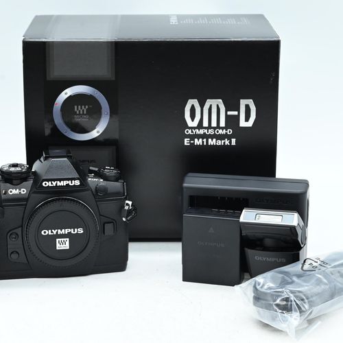 thumbnail-0 for Olympus OM-D E-M1 Mark II 20.4MP Mirrorless Digital Body w/FL-LM3 Flash MFT