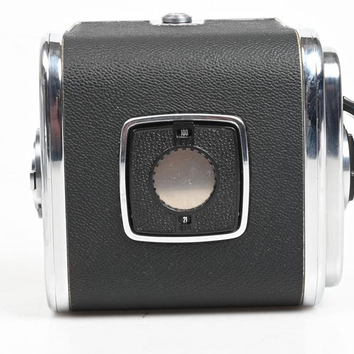 thumbnail-5 for Hasselblad A12 12-Button Roll Film Back Chrome
