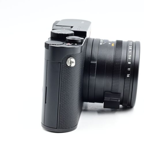 thumbnail-11 for Leica 19000 Q (Typ 116) 24.2MP Compact Digital Camera