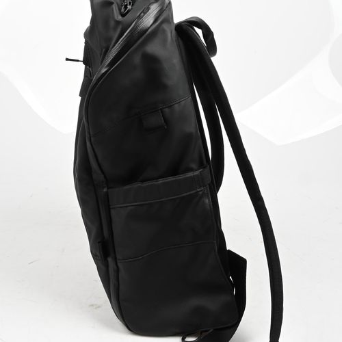 thumbnail-1 for Wandrd Duo Daypack 20L Black Backpack
