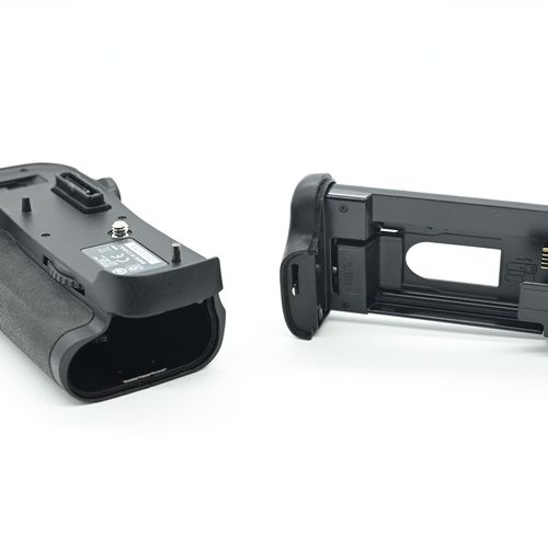 thumbnail-6 for Genuine OEM Nikon MB-D12 Battery Grip for D800/D800E/D810/D810A