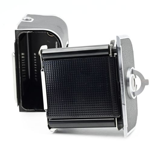 thumbnail-7 for Hasselblad A12 12-Button Roll Film Back Chrome
