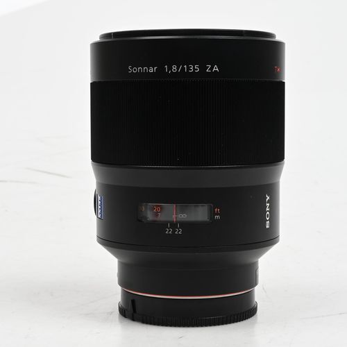thumbnail-0 for Sony ZA 135mm f1.8 Zeiss Sonnar T * Lens SAL135F18Z