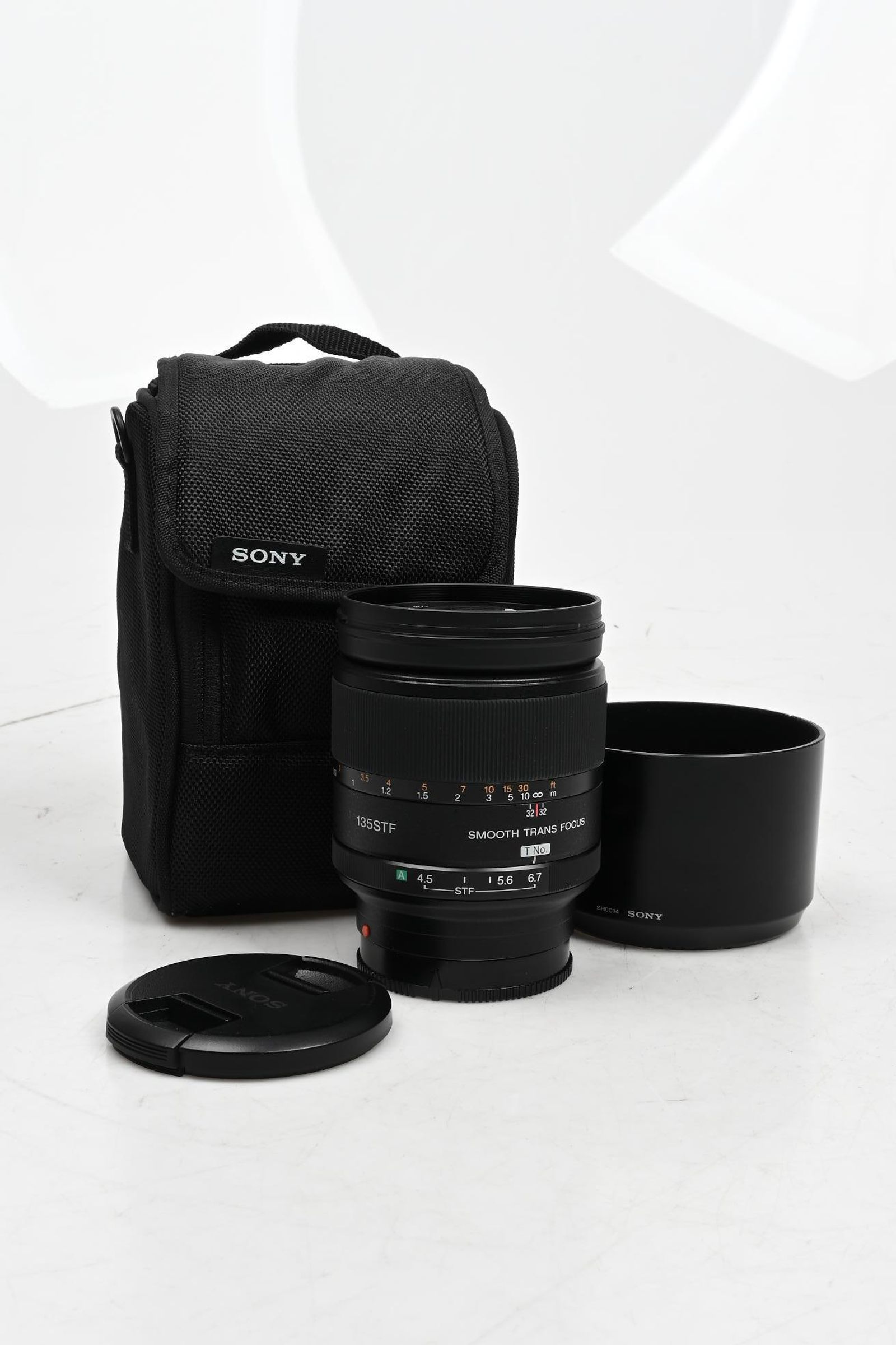 Sony 135mm f2.8 [T4.5] STF Lens SAL135F28