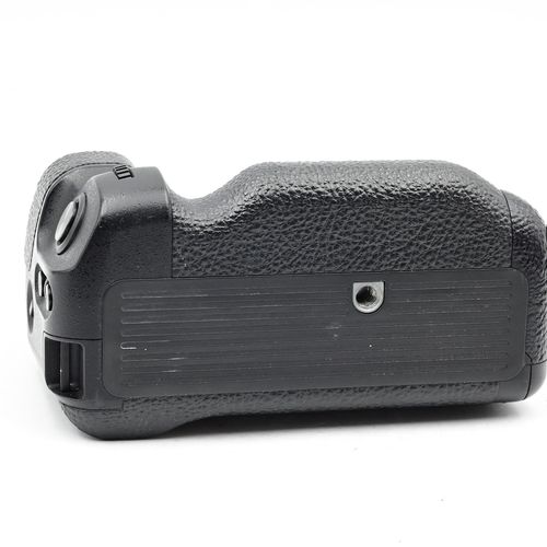 thumbnail-6 for Sony VG-C2EM Vertical Battery Grip for a7 II, a7R II, and a7S II