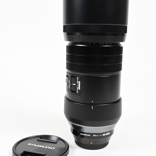 thumbnail-0 for Olympus Digital 300mm f4 M.Zuiko ED IS PRO Lens (600mm Equiv.)