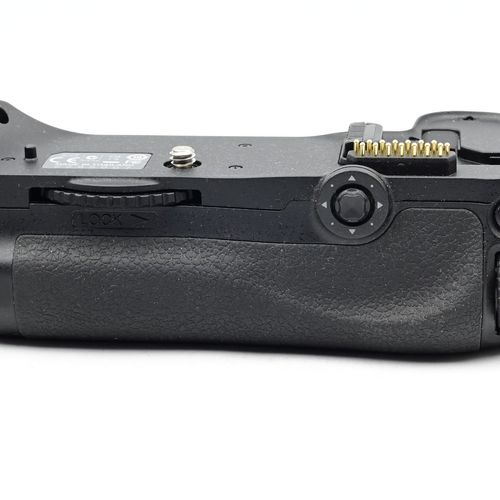 thumbnail-2 for Genuine OEM Nikon MB-D10 Multi Power Battery Grip