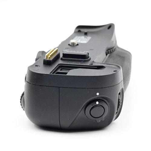 thumbnail-3 for Genuine OEM Nikon MB-D10 Multi Power Battery Grip