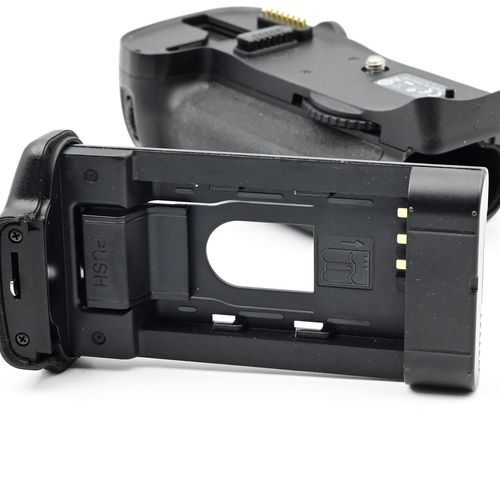 thumbnail-6 for Genuine OEM Nikon MB-D10 Multi Power Battery Grip