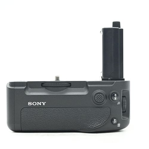 thumbnail-2 for Sony VG-C4EM Vertical Grip (for Alpha 1, a7 IV, a7R IV, a7S III, a9 II)