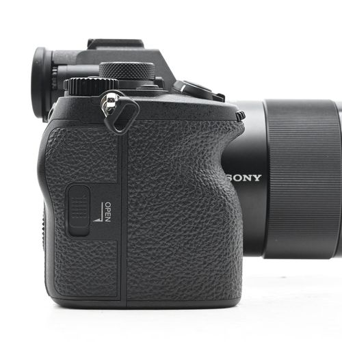 thumbnail-5 for Sony Alpha a7 IV Mirrorless 33MP Digital Camera Kit w/ 35mm f1.8 Lens