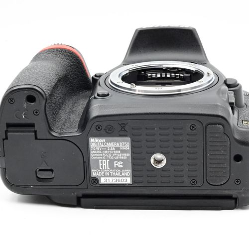 thumbnail-6 for Nikon D750 24.3MP FX Digital Camera Body