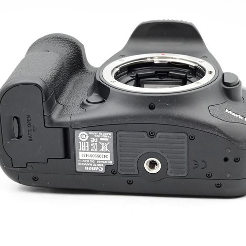 thumbnail-6 for Canon EOS 7D Mark II 20.2MP Digital Camera Body