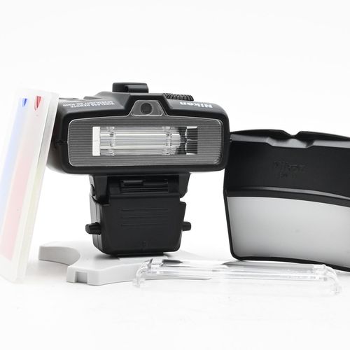 thumbnail-0 for Nikon SB-R200 i-TTL Wireless Remote Speedlight Flash Head