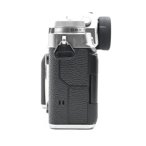 thumbnail-7 for Fujifilm X-T4 Mirrorless 26.1MP Digital Camera Body Silver
