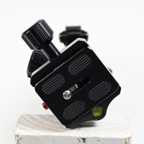 thumbnail-4 for Sirui A1005 Aluminum Tripod with Y-10 Ball Head A-1005