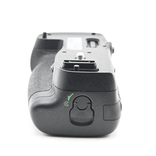 thumbnail-3 for Nikon MB-D17 Multi Power Battery Pack for Nikon D500