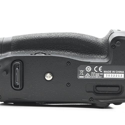 thumbnail-4 for Nikon MB-D17 Multi Power Battery Pack for Nikon D500