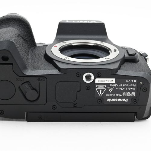 thumbnail-6 for Panasonic Lumix DC-G95D Mirrorless 20.3MP Digital Camera