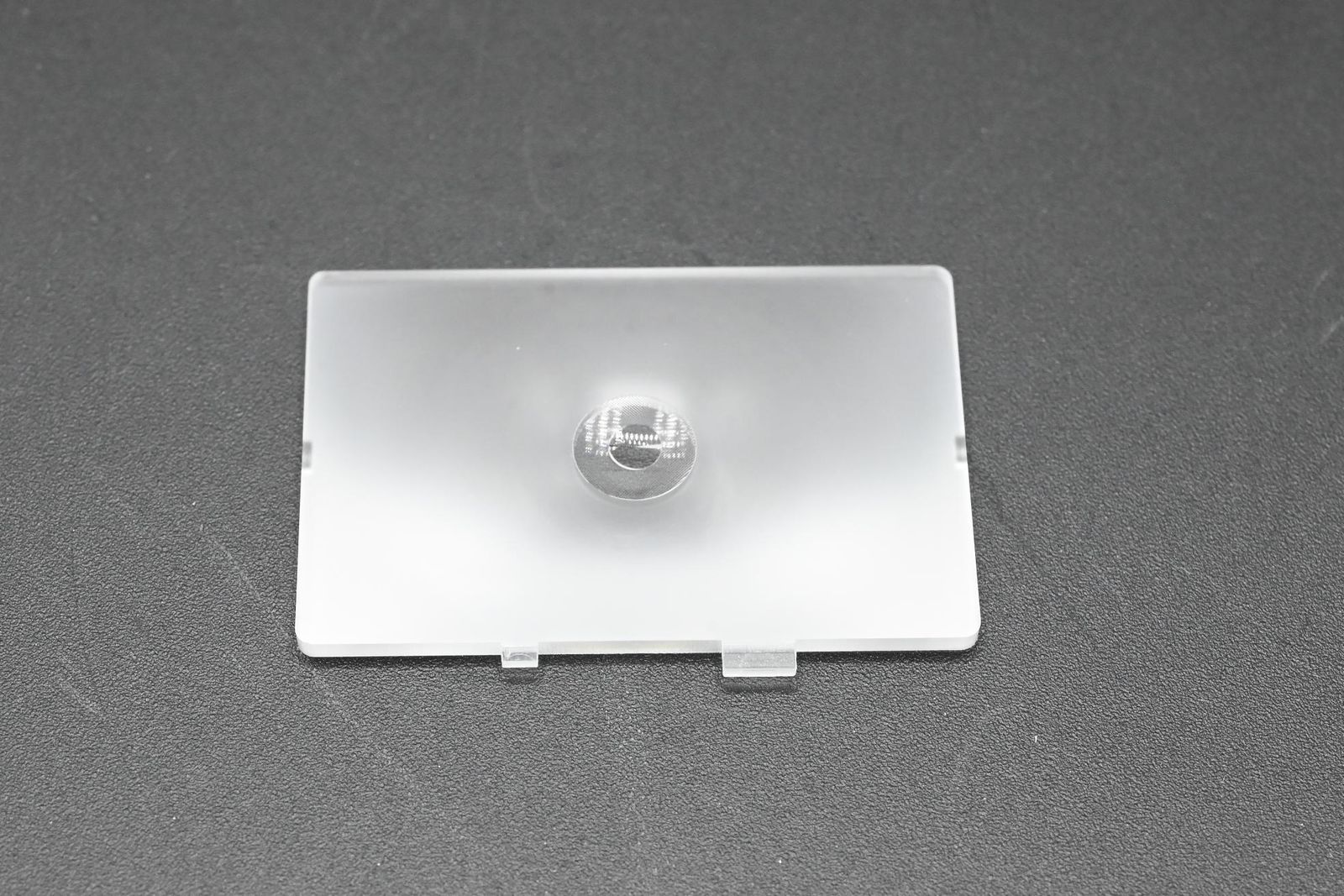 thumbnail-1 for Leica 14343 Focusing Screen R8/R9 Universal Split Image
