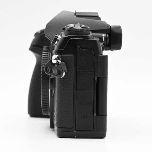 thumbnail-3 for Olympus OM-D E-M1 Mark III 20.4MP Mirrorless MFT Digital Camera Body