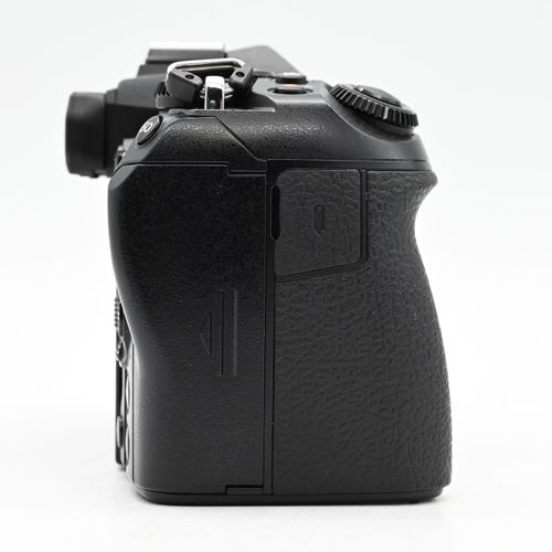 thumbnail-5 for Olympus OM-D E-M1 Mark III 20.4MP Mirrorless MFT Digital Camera Body