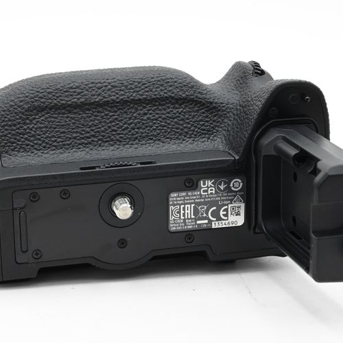 thumbnail-6 for Sony VG-C4EM Vertical Grip (for Alpha 1, a7 IV, a7R IV, a7S III, a9 II)