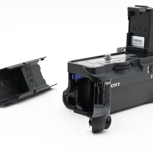 thumbnail-2 for Sony VG-C2EM Vertical Battery Grip for a7 II, a7R II, and a7S II