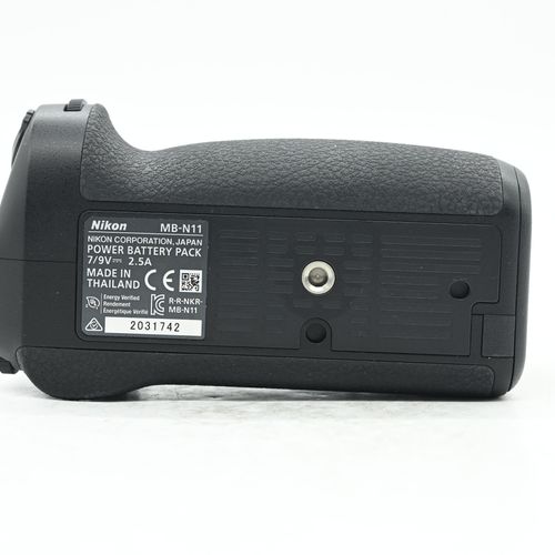 thumbnail-4 for Nikon MB-N11 Power Battery Pack with Vertical Grip Z6II Z7II