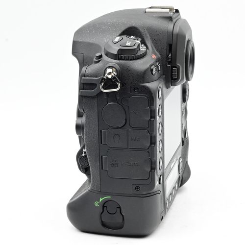 thumbnail-2 for Nikon D5 Digital Camera 20.8MP DSLR Camera Body (Dual CF Slots) D5-b