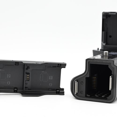thumbnail-2 for Sony VG-C4EM Vertical Grip (for Alpha 1, a7 IV, a7R IV, a7S III, a9 II)