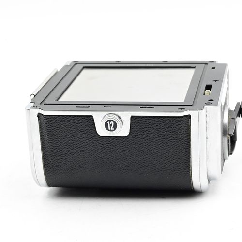 thumbnail-4 for Hasselblad A12 Black-Button Roll Film Back Chrome