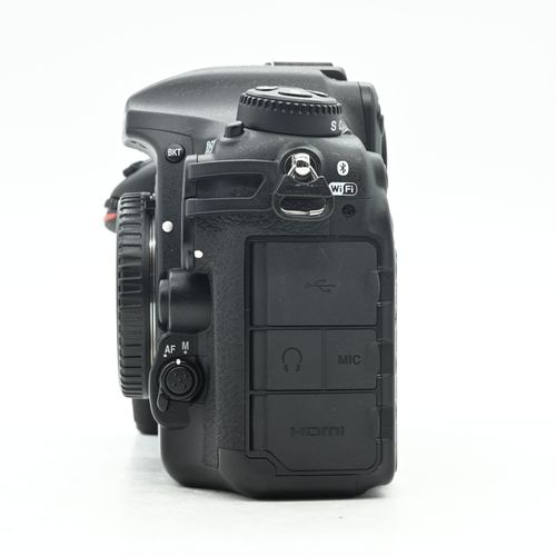 thumbnail-3 for Nikon D500 DSLR 20.9MP Digital Camera Body