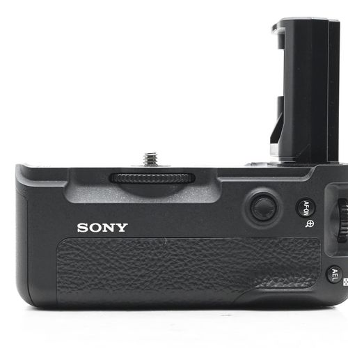 thumbnail-3 for Sony VG-C3EM Vertical Battery Grip for a9, a7RIII, a7III