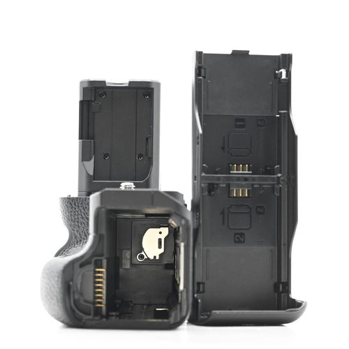 thumbnail-7 for Sony VG-C3EM Vertical Battery Grip for a9, a7RIII, a7III