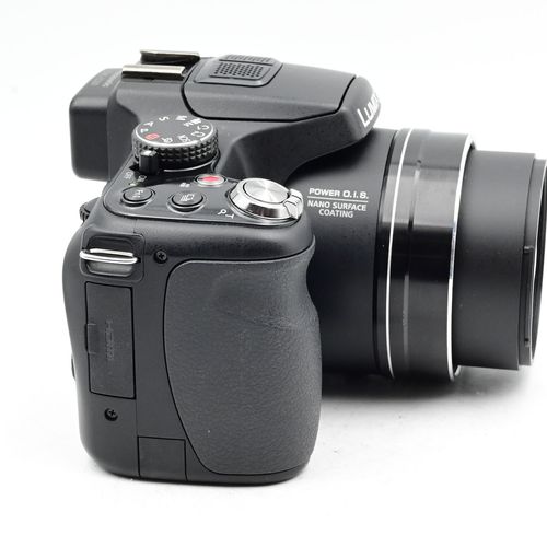 thumbnail-4 for Panasonic Lumix DMC-FZ200 12.1MP Digital Camera w/Leica 24x Zoom