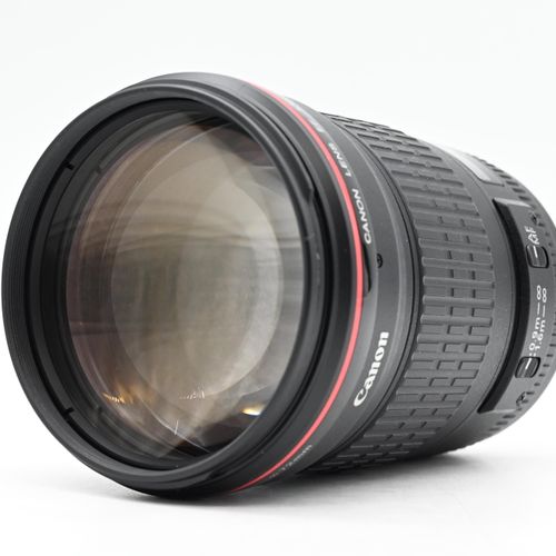 thumbnail-5 for Canon EF 135mm f2 L USM Lens