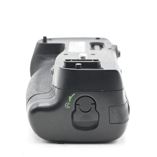 thumbnail-3 for Nikon MB-D17 Multi Power Battery Pack for Nikon D500