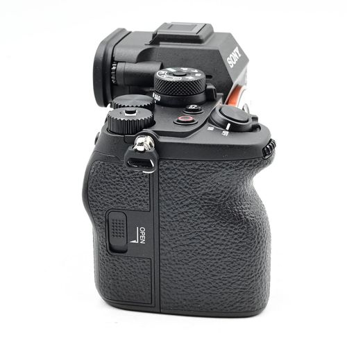 thumbnail-4 for Sony Alpha a7R V 61MP Mirrorless Digital Camera Body