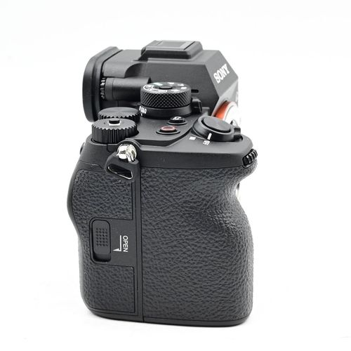 thumbnail-5 for Sony Alpha a7R V 61MP Mirrorless Digital Camera Body *Less than 25 Clicks!