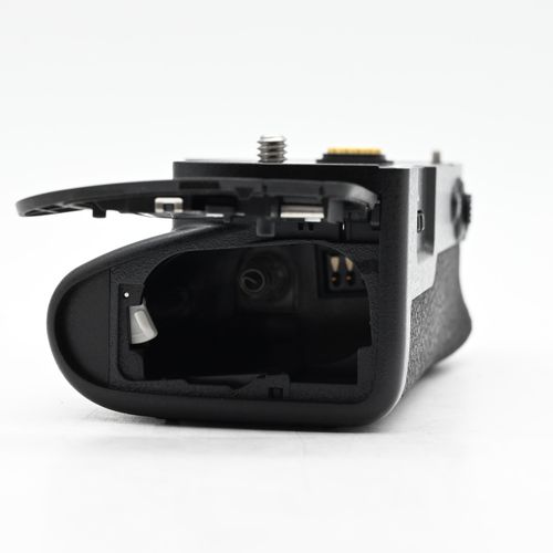 thumbnail-2 for Panasonic DMW-BG1 Battery Grip