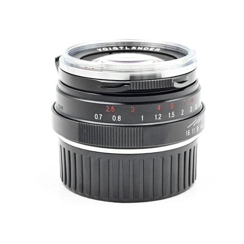 thumbnail-4 for Voigtlander Classic 40mm f1.4 Nokton Lens Leica M