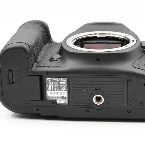 thumbnail-6 for Canon EOS 5D Mark III 22.3MP Digital SLR Camera Body