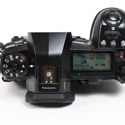 thumbnail-6 for Panasonic Lumix DC-G9 20.3MP Mirrorless MFT Digital Camera Body