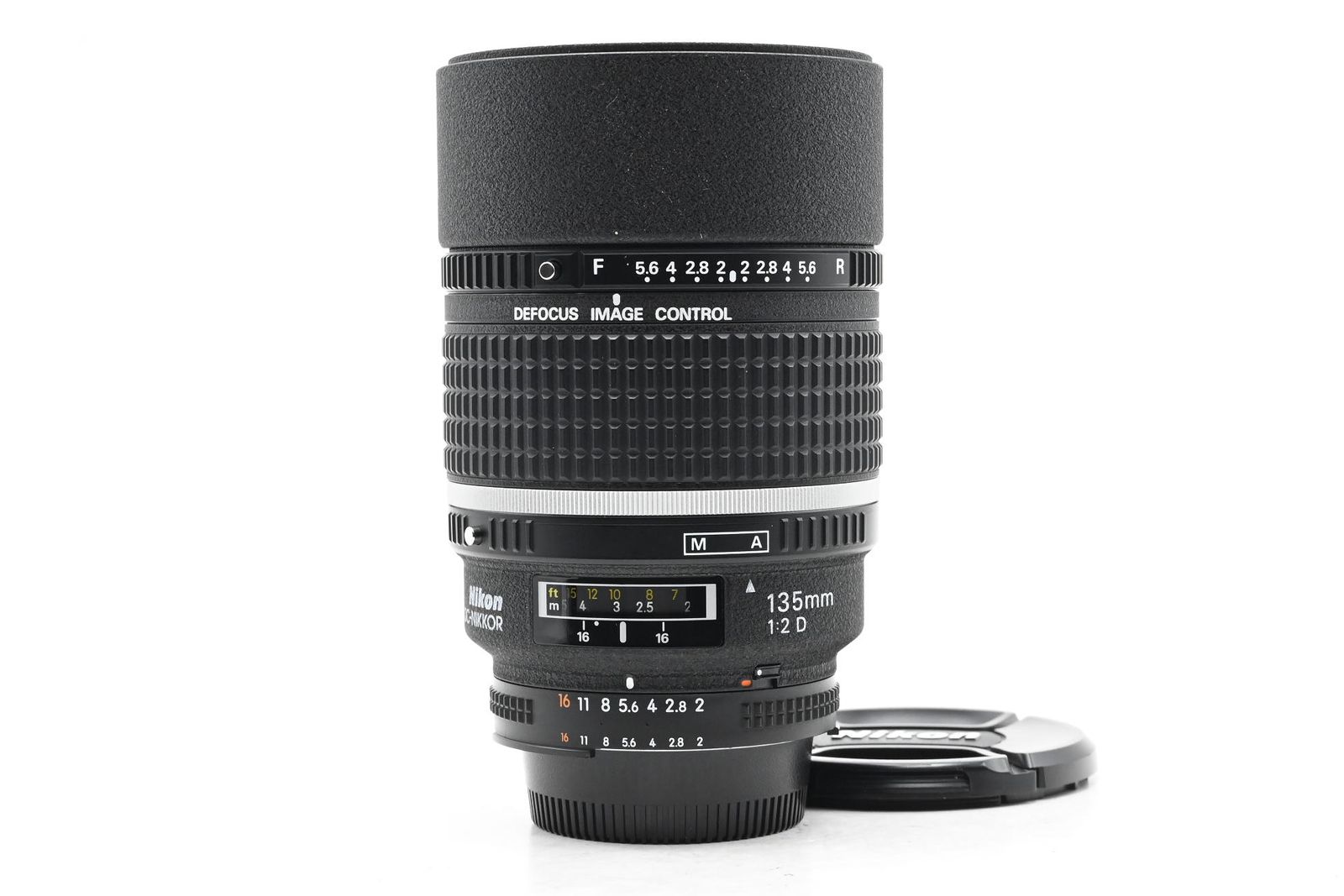 Nikon Nikkor AF 135mm f2 D DC Defocus Lens