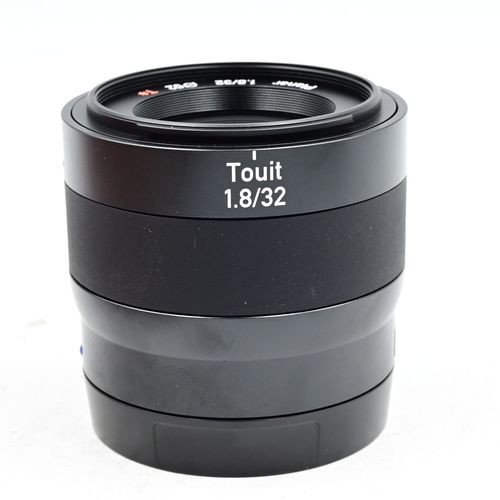 thumbnail-2 for Zeiss Touit 32mm f1.8 Planar T* Lens Sony E-Mount