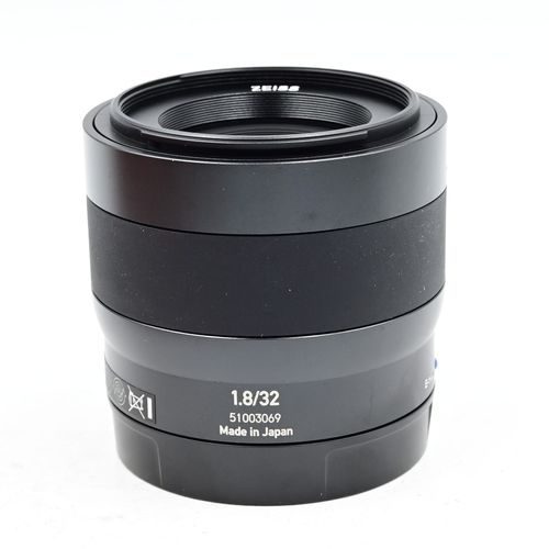 thumbnail-4 for Zeiss Touit 32mm f1.8 Planar T* Lens Sony E-Mount